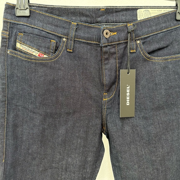 New with tags Diesel Skinny Jeans Classic Style - Picture 2 of 6